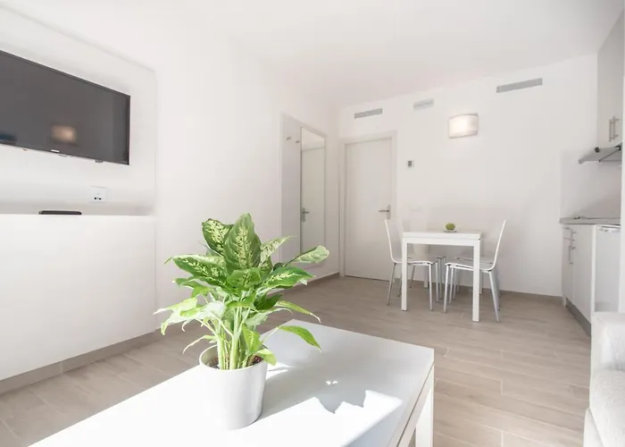 Thb Flora Отель 3*