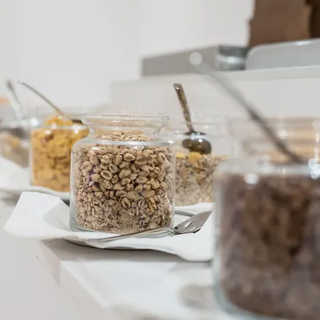 Thb Flora فندق 3*